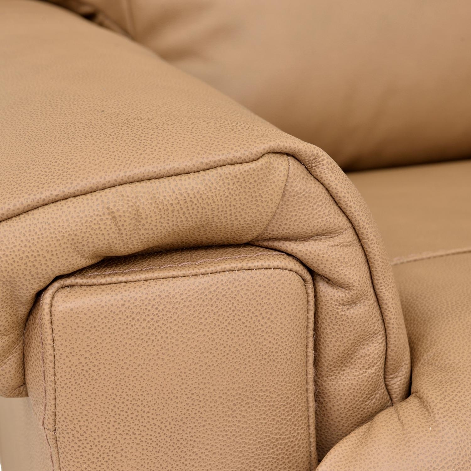 Poltrona Alpha Lift - Couro Legítimo Poltrona Alpha Lift - Couro Legítimo